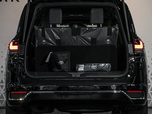 Toyota Land Cruiser 300 Premium 3.5 AT Black
