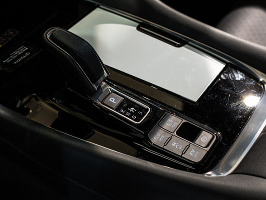toyota alpard HEV black